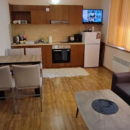 Evrika Forest アパート