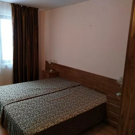 Evrika Forest アパート